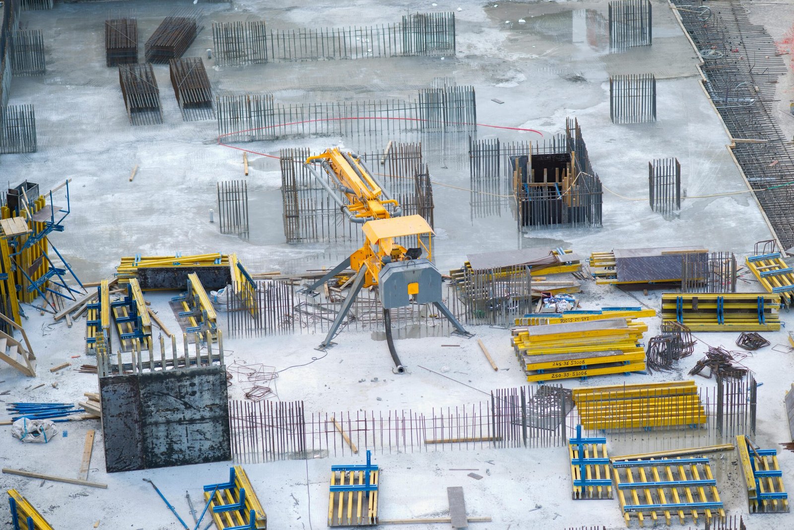 Les équipements indispensables pour sécuriser les travaux en hauteur dans le bâtiment