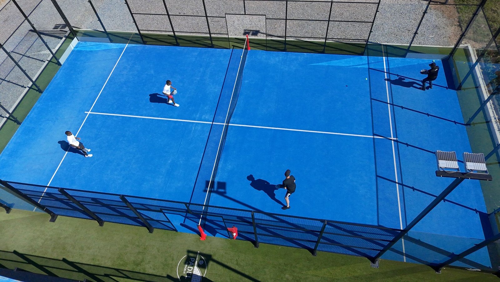 L’impact des sessions nocturnes et de l’éclairage artificiel sur les performances au tennis